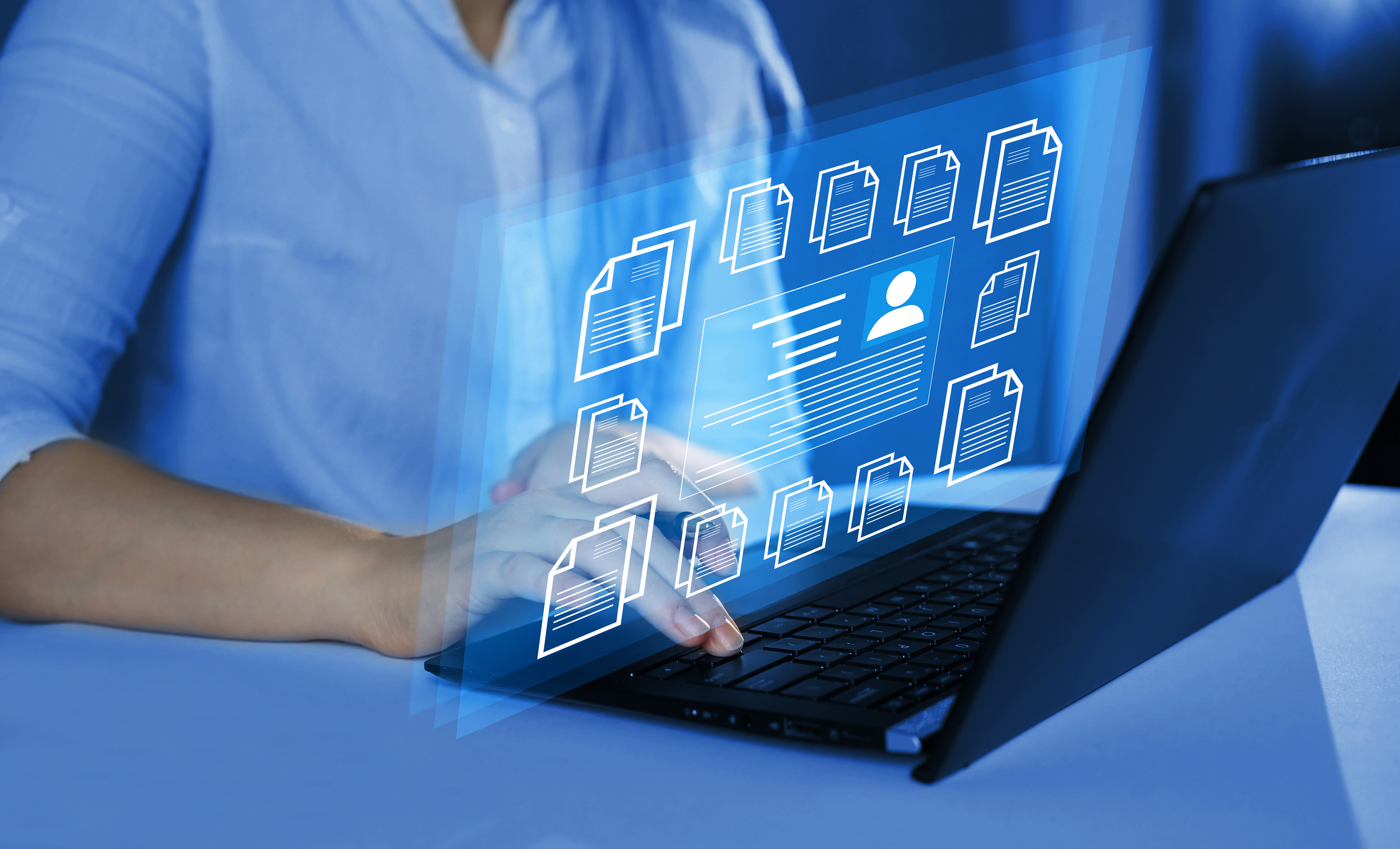 签报与报告生成